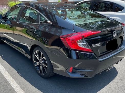 Used 2019 Honda Civic Sport image 9