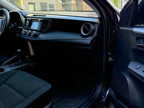 Used 2017 Toyota RAV4 LE image 11