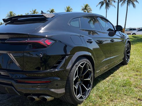 Used 2023 Lamborghini Urus Performante image 5