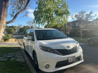 Used 2015 Toyota Sienna SE Premium