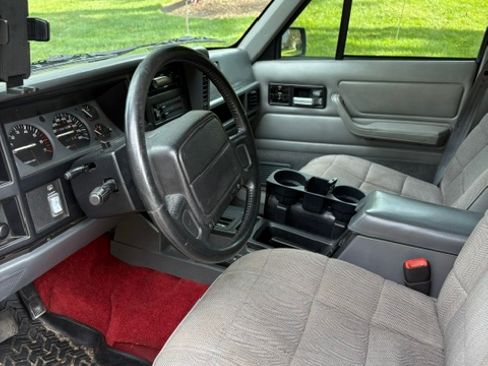 Used 1996 Jeep Cherokee 4WD 4-Door image 11