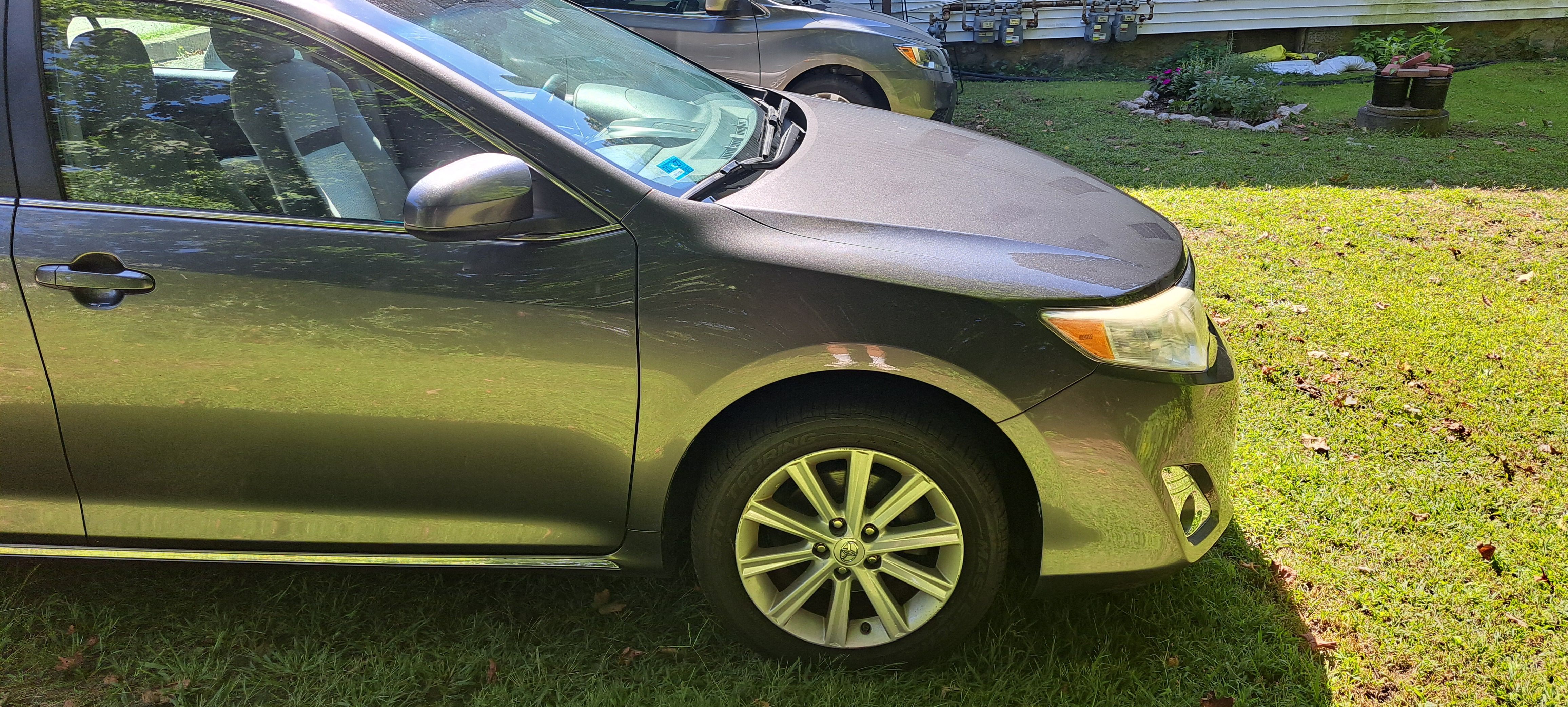 Used 2014 Toyota Camry XLE FWD image 9
