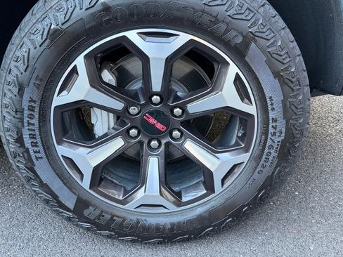 Used 2025 GMC Yukon AT4 Ultimate w/ LPO, Floor Liner Package AWD/4WD image 23