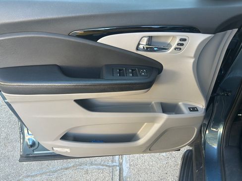 Used 2016 Honda Pilot Elite image 22