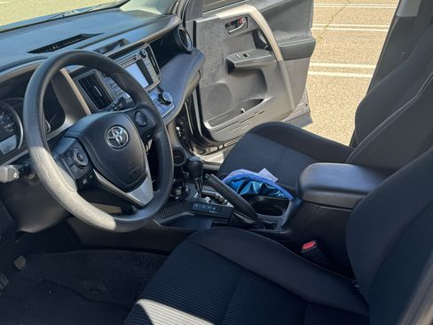 Used 2013 Toyota RAV4 XLE image 6