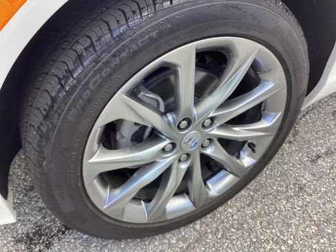 Used 2024 Buick Encore GX Avenir w/ Avenir Convenience Package image 5