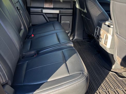 Used 2022 Ford F250 Lariat w/ Black Appearance Package image 15