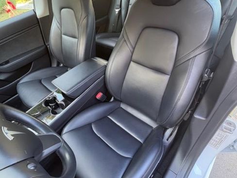 Used 2019 Tesla Model 3 Standard Range Plus image 24