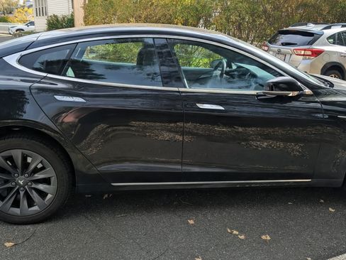 Used 2018 Tesla Model S 100D image 1