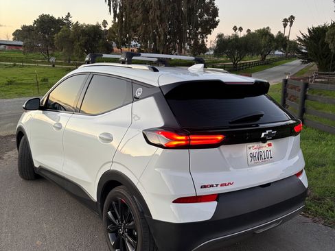 Used 2023 Chevrolet Bolt EUV LT w/ Redline Edition image 8