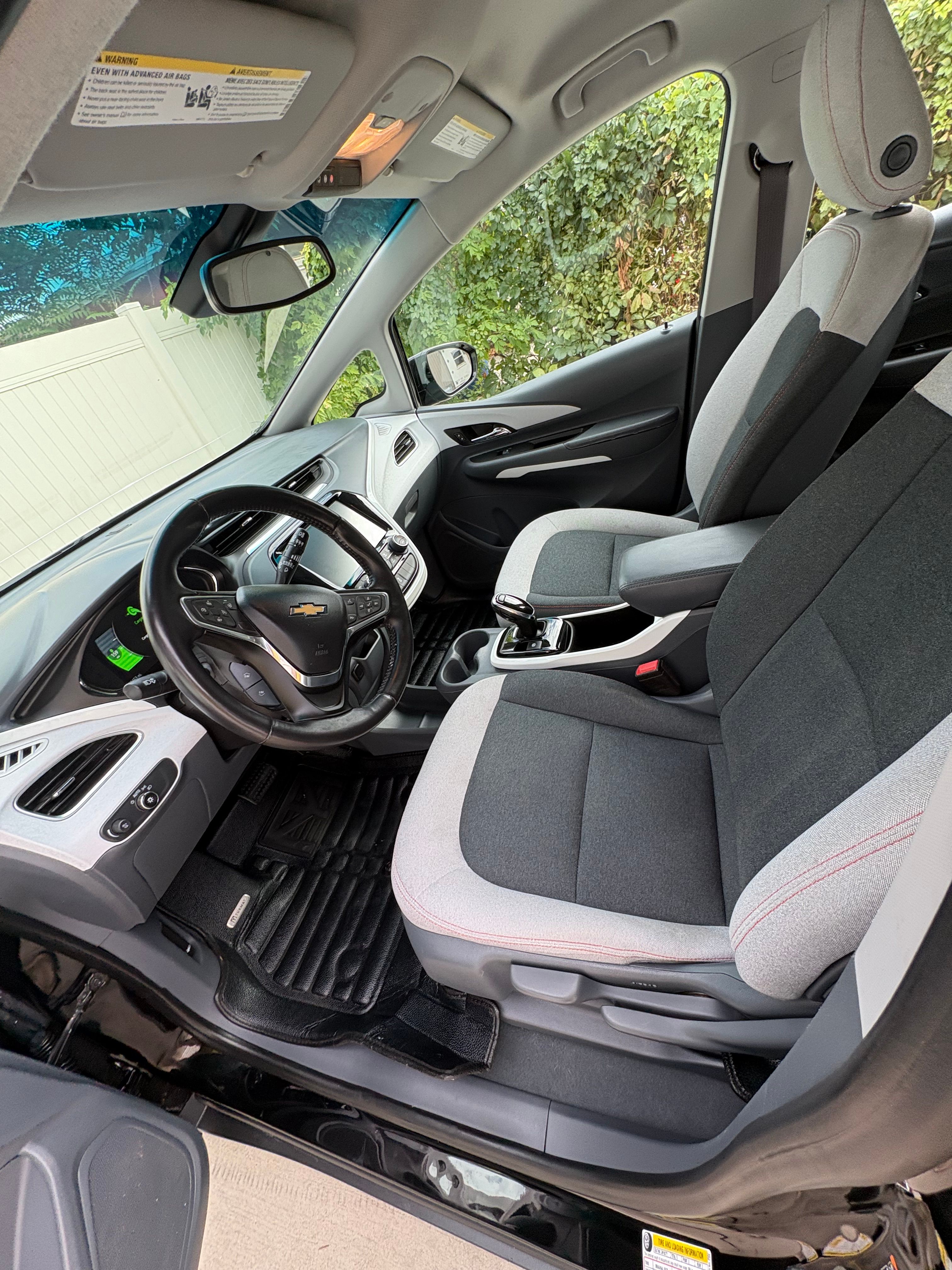 Used 2017 Chevrolet Bolt LT FWD image 11