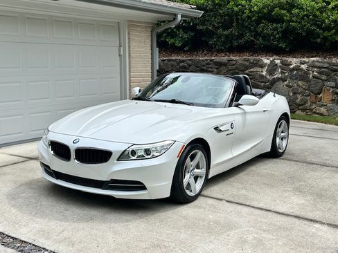 Used 2016 BMW Z4 sDrive28i RWD image 1