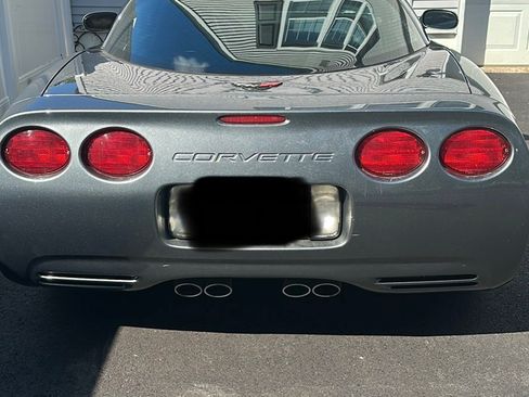 Used 2004 Chevrolet Corvette Coupe w/ Preferred Equipment Group image 5