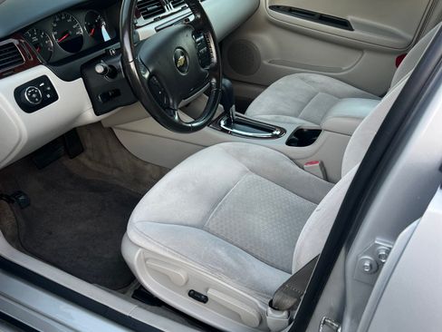 Used 2011 Chevrolet Impala LT image 9