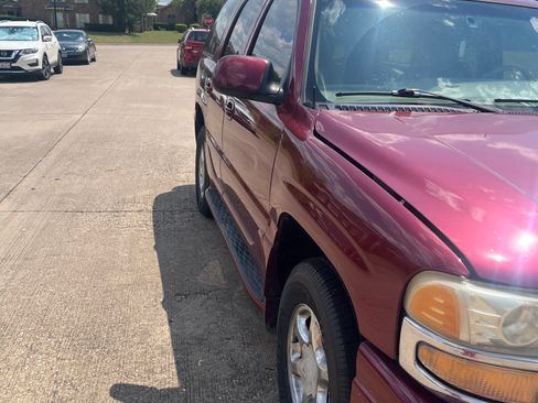 Used 2004 GMC Yukon Denali image 5