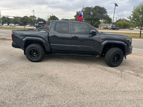 Used 2024 Toyota Tacoma SR AWD/4WD image 2