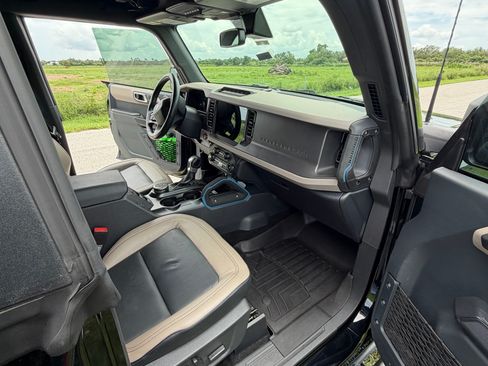 Used 2024 Ford Bronco Wildtrak AWD/4WD image 15