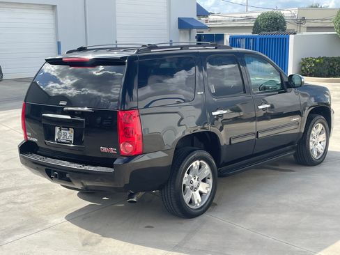 Used 2012 GMC Yukon SLT w/ SLT Chrome Package image 8