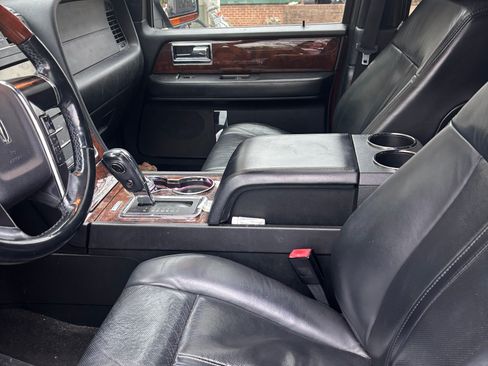 Used 2015 Lincoln Navigator L 4WD image 12