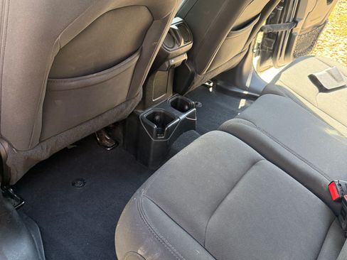 Used 2018 Jeep Wrangler Unlimited Sport S AWD/4WD image 10