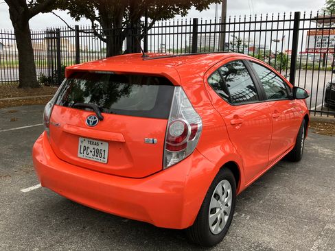 Used 2012 Toyota Prius C Two FWD image 9