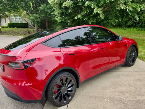 Used 2022 Tesla Model Y Performance AWD/4WD image 12