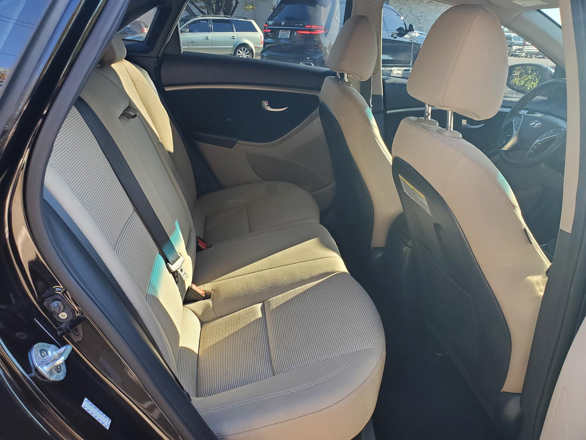 Used 2016 Hyundai Elantra GT FWD image 9