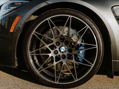 Used 2018 BMW M3 RWD image 18