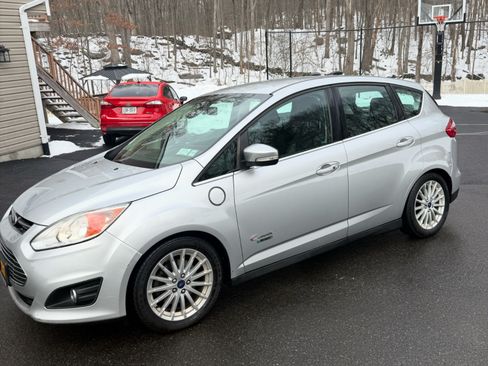 Used 2016 Ford C-MAX Energi SEL w/ Equipment Group 301A image 4