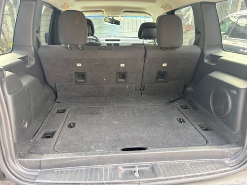 Used 2011 Jeep Liberty Renegade w/ Premium Group image 11