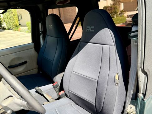 Used 1999 Jeep Wrangler SE image 8