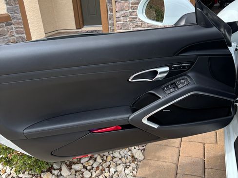 Used 2017 Porsche 911 Carrera image 19