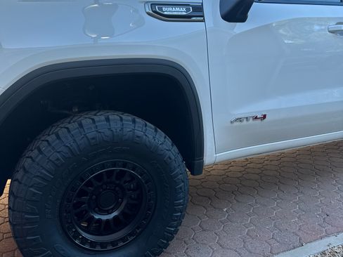 Used 2025 GMC Sierra 1500 AT4 AWD/4WD image 6