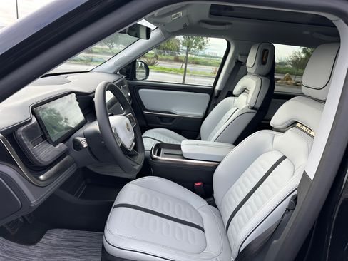 Used 2025 Rivian R1S Adventure image 13