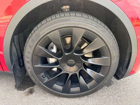 Used 2022 Tesla Model Y Long Range AWD/4WD image 17