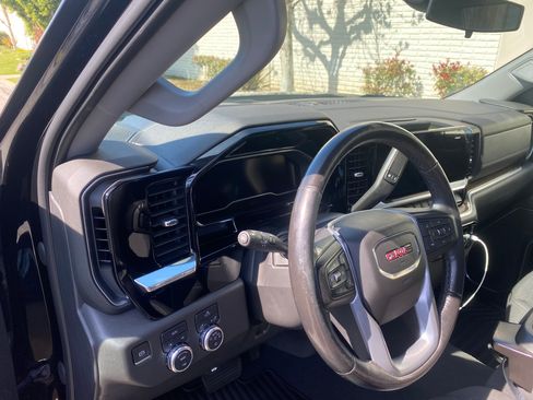 Used 2022 GMC Sierra 1500 Elevation image 13