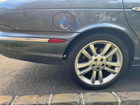 Used 2004 Jaguar XJR image 5