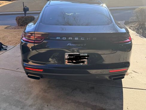 Used 2017 Porsche Panamera 4 image 6