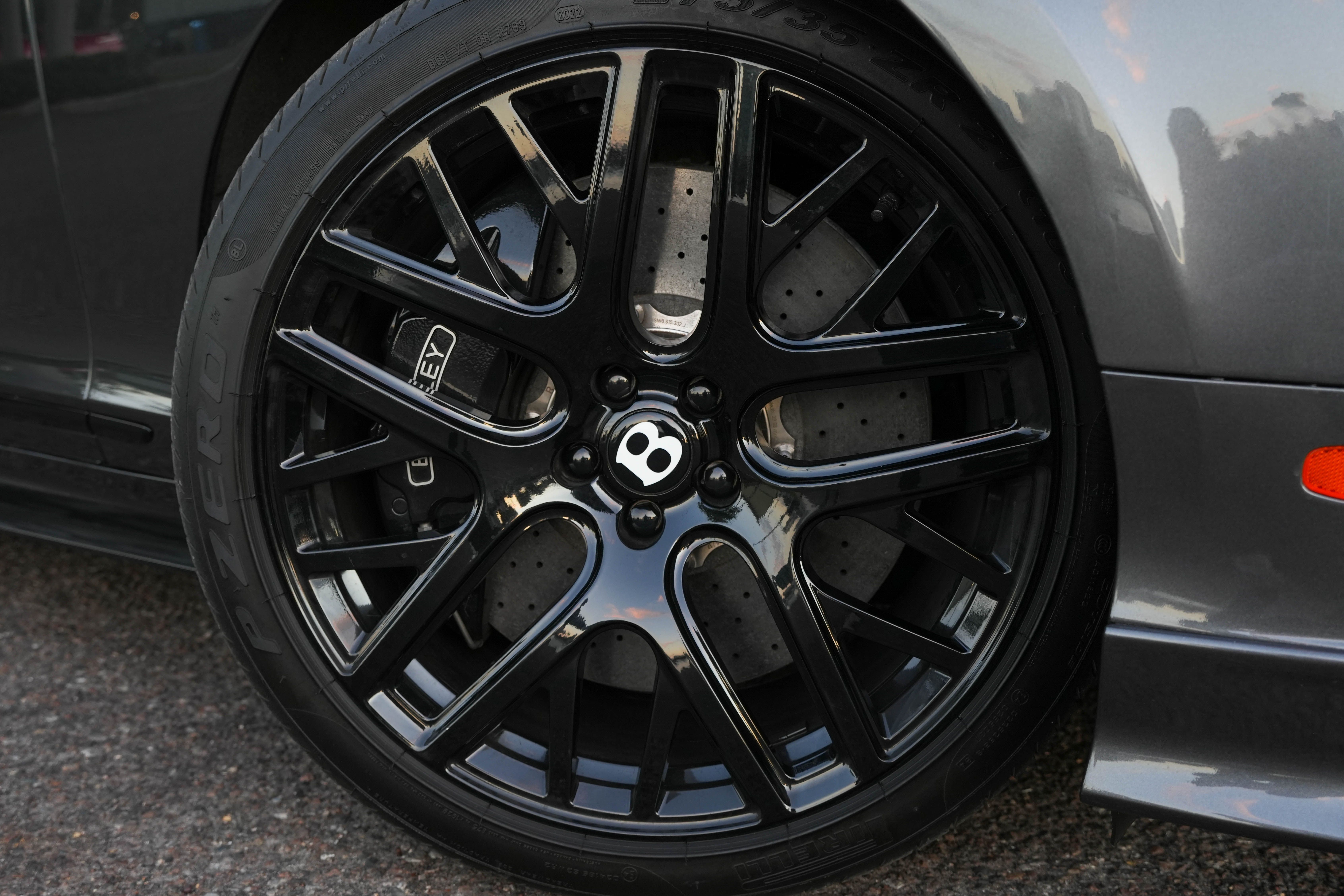 Used 2018 Bentley Continental GT Supersports AWD/4WD image 11