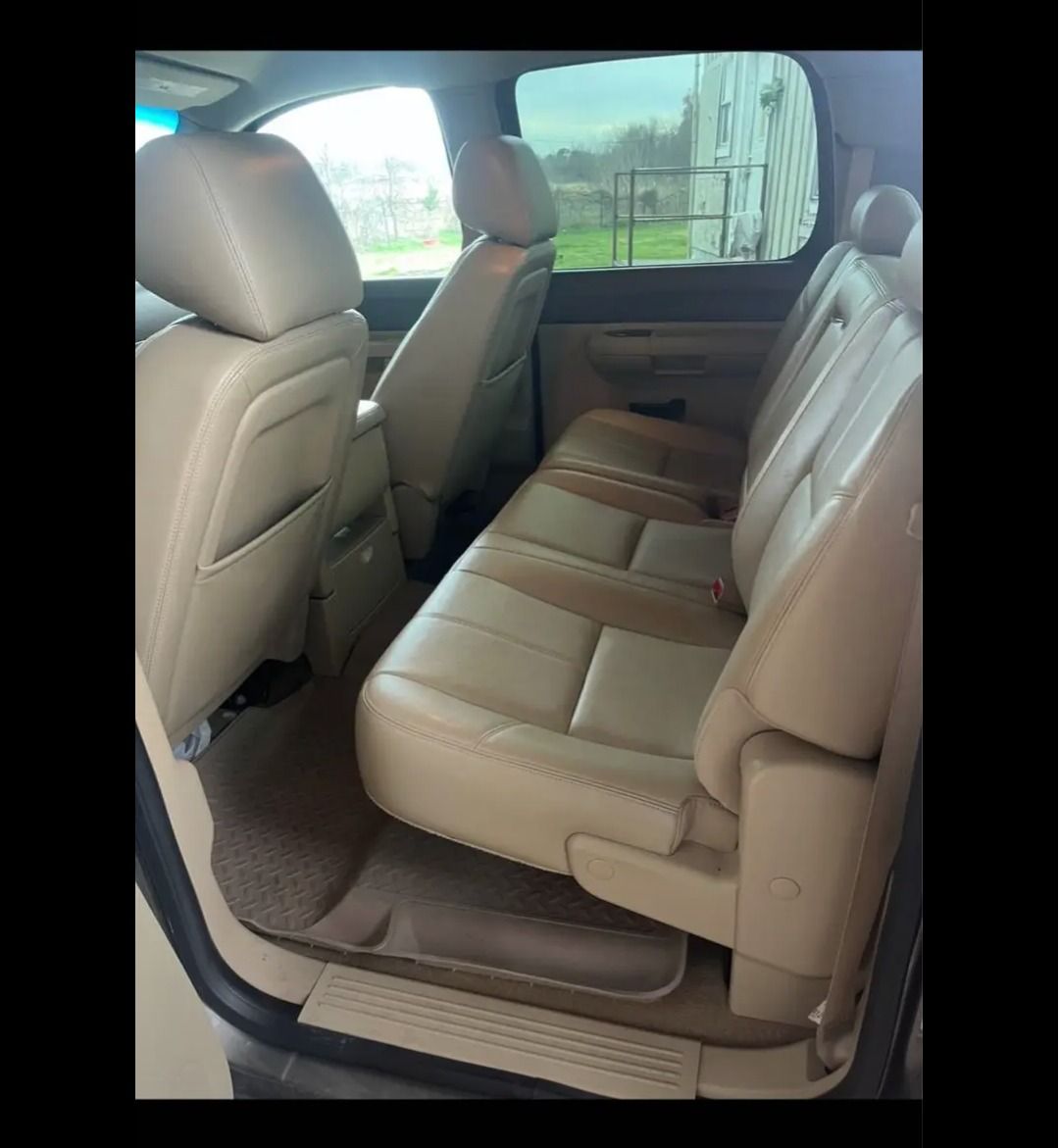 Used 2013 Chevrolet Silverado 1500 LT w/ All-Star Edition AWD/4WD image 2