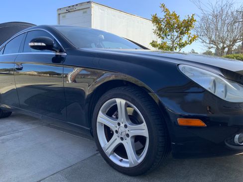 Used 2007 Mercedes-Benz CLS 550 image 4