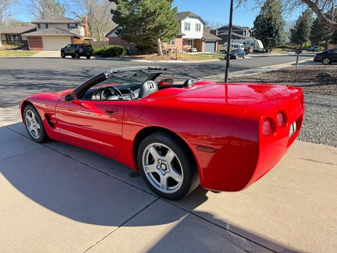 Used 1999 Chevrolet Corvette Convertible w/ Memory Pkg image 4