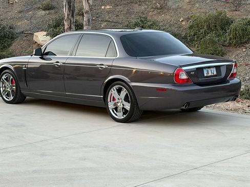 Used 2008 Jaguar XJ8 image 2