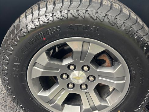 Used 2018 Chevrolet Suburban LT AWD/4WD image 23