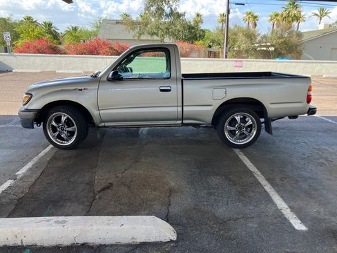 Used 2004 Toyota Tacoma 2WD Regular Cab w/ Enhancement Pkg image 4
