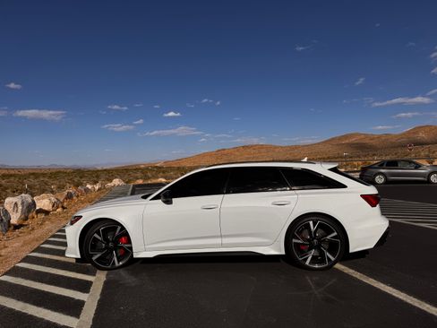 Used 2022 Audi RS 6 AWD/4WD image 12