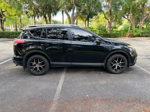 Used 2016 Toyota RAV4 SE FWD image 5