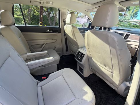 Used 2019 Volkswagen Atlas SE w/ Panoramic Sunroof Package image 9