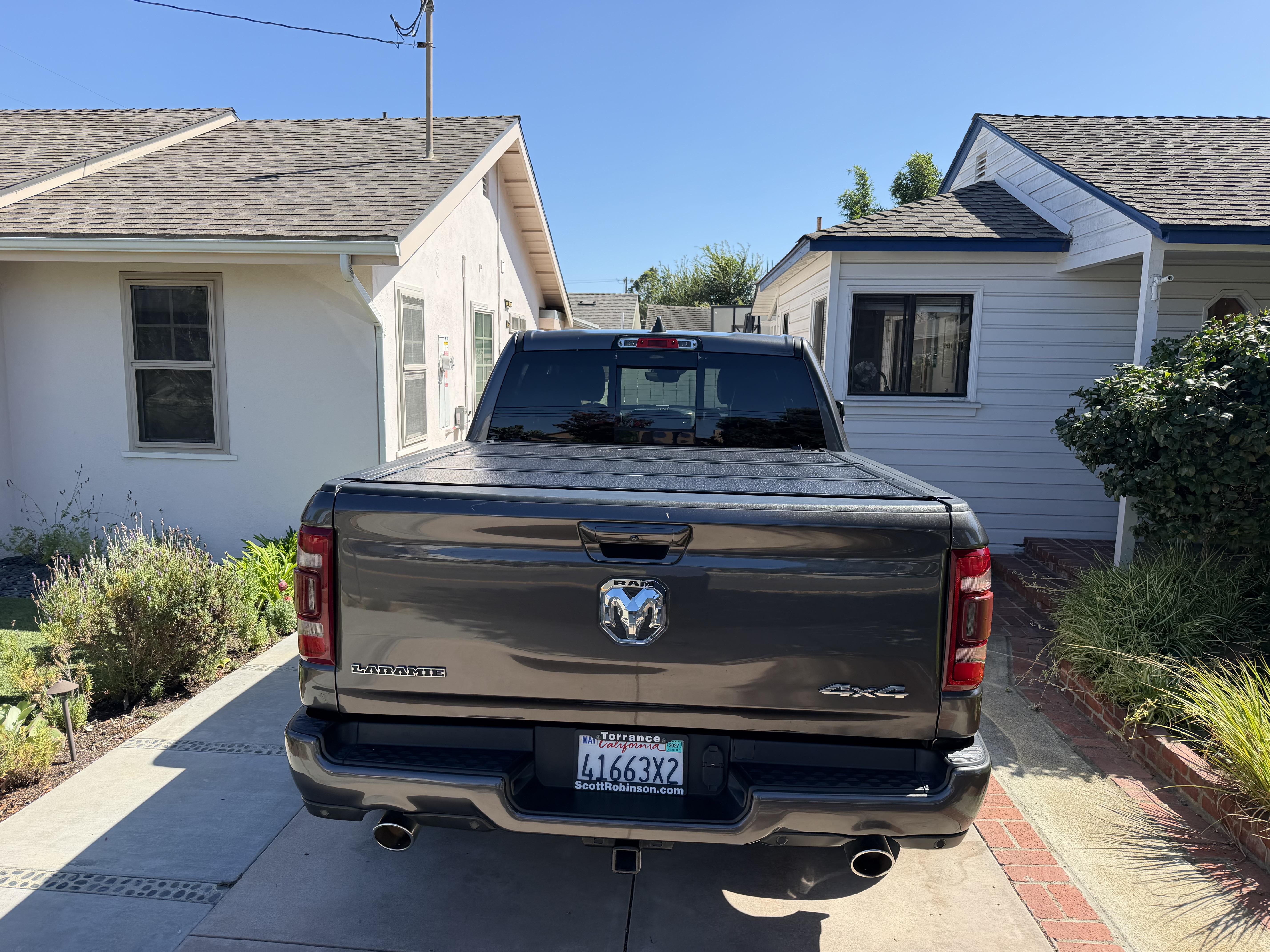 Used 2021 RAM 1500 Laramie w/ Sport Appearance Package AWD/4WD image 5