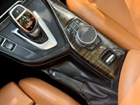 Used 2018 BMW 230i Convertible RWD image 19